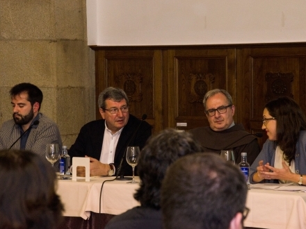 Crnica de la presentacin del nmero homenaje a Fray Hiplito Barrigun